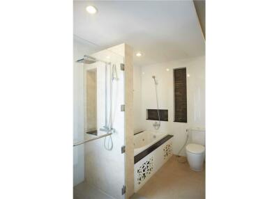 Apartment 3 Bedrooms For Rent in Ekkamai - 920071001-4208