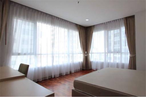 Apartment near BTS Phrompong Station