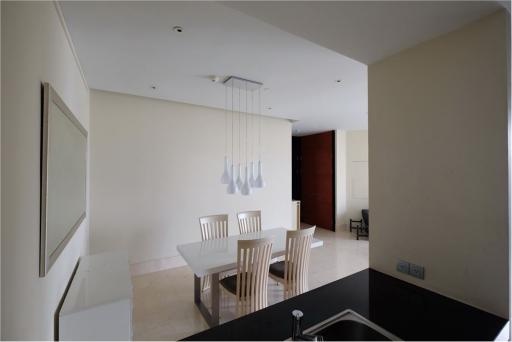 FOR RENT Spacious 2 Bedrooms The Infinity Condo