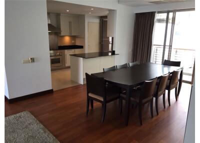 Apartment 3 Bedrooms For Rent in Ruamrudee