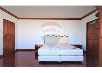 Apartment 3+1 Bedrooms For Rent On Sukhumvit 43 - 920071001-4063