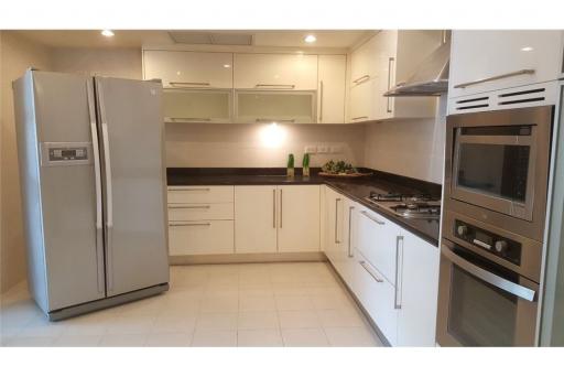 Apartmet 3 Bedrooms+Family room  For Rent near BTS Phromphong