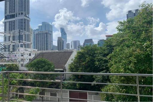 Single house in Sathorn area for RENT!!! 90K per Month