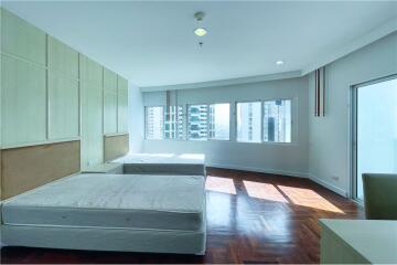 Newly Apartment Pet Friendly 3 Beds For Rent Near BTS Phrompong Station - 920071001-8357
