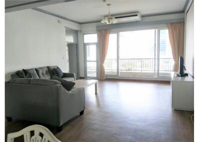 Under Renovated 3 Bedrooms For Rent in Thonglor - 920071001-3839