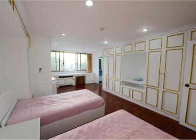 Oriental Towers  3 Bedrooms  For Rent - 920071001-607