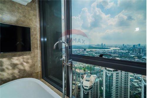 For Sale: 3-Bedroom Penthouse at The Lumpini 24, Sukhumvit 24