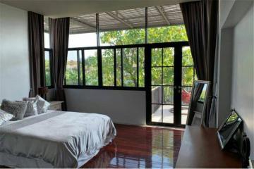 HOUSE WITH SWIMING POOL 4 BEDS SUKHUMVIT FOR SALE