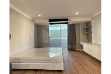 Newly Renovated 4 Bedrooms / For Rent / Asoke BTS