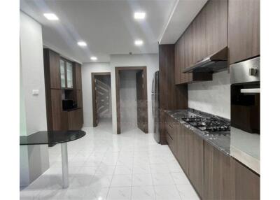 Newly Renovated 4 Bedrooms / For Rent / Asoke BTS - 920071001-5076