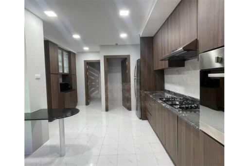 Newly Renovated 4 Bedrooms / For Rent / Asoke BTS - 920071001-5076