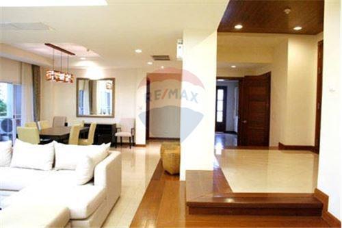 Apartment 3 Beds in Sathorn BTS Chongnonsi