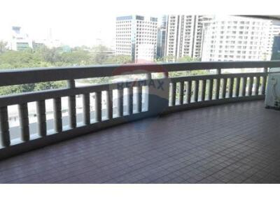 Apartment 3+1 Beds For Rent On Langsuan