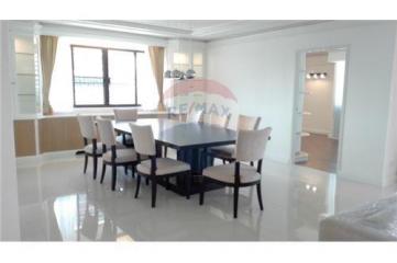 Apartment 3+1 Beds For Rent On Langsuan