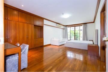 Expansive 4-Bedroom, 4-Bathroom Unit: 328 Sqm. Fully Furnished with Spectacular City Views - 920071001-5615