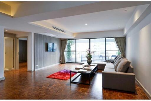 3BR Condo in Watthana w/ Pool & Gym"