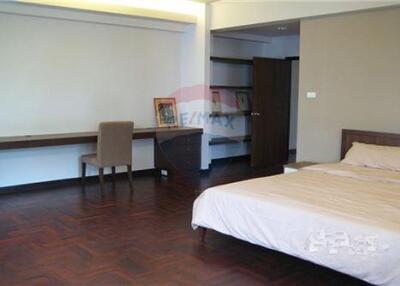 Apartment 3 Bedrooms For Rent BTS Asoke