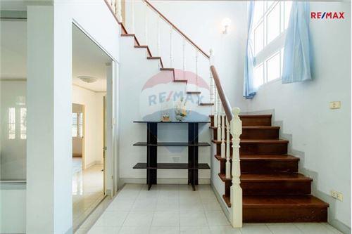 188 Sqm., 3 Beds, 3 Baths House listed for ฿ 3,490,000.