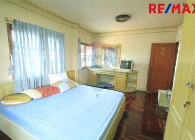 160 Sqm., 3 Beds, 2 Baths Townhouse listed for ฿ 5,500,000.
