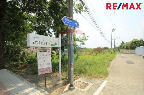 160 Sqm., 3 Beds, 2 Baths Townhouse listed for ฿ 5,500,000.