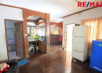 160 Sqm., 3 Beds, 2 Baths Townhouse listed for ฿ 5,500,000.