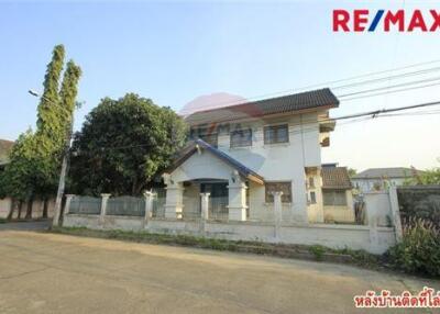 160 Sqm., 3 Beds, 2 Baths Townhouse listed for ฿ 5,500,000.