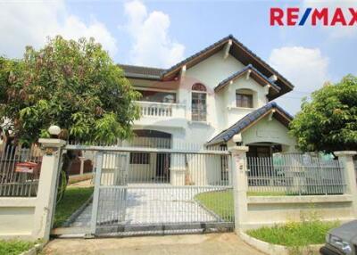 160 Sqm., 3 Beds, 2 Baths Townhouse listed for ฿ 5,500,000.