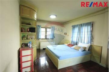 160 Sqm., 3 Beds, 2 Baths Townhouse listed for ฿ 5,500,000.