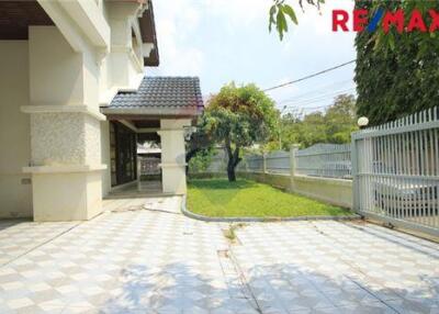 160 Sqm., 3 Beds, 2 Baths Townhouse listed for ฿ 5,500,000.