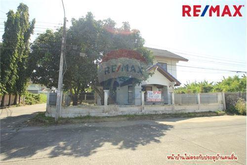 160 Sqm., 3 Beds, 2 Baths Townhouse listed for ฿ 5,500,000.