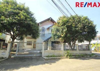 160 Sqm., 3 Beds, 2 Baths Townhouse listed for ฿ 5,500,000.