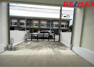 167 Sqm., 3 Beds, 4 Baths Townhouse listed for ฿ 2,900,000.