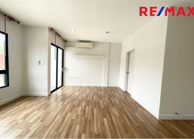 167 Sqm., 3 Beds, 4 Baths Townhouse listed for ฿ 2,900,000.