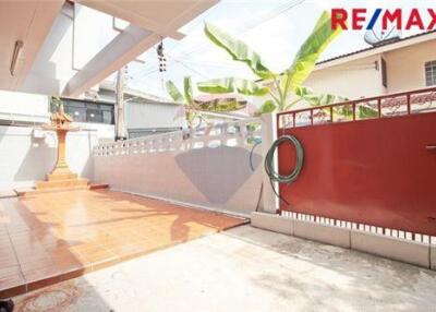 138 Sqm., 3 Beds, 2 Baths Townhouse listed for ฿ 6,500,000.