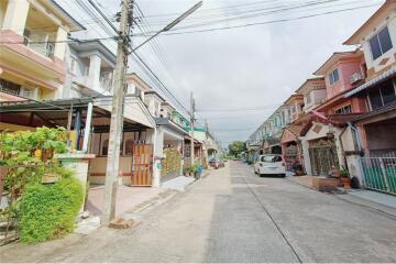 160 Sqm., 3 Beds, 3 Baths Townhouse listed for ฿ 2,250,000.