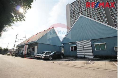 50 Sqm., 1 Bed, 1 Bath Condo listed for ฿ 4,300,000.