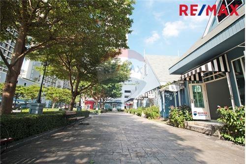 50 Sqm., 1 Bed, 1 Bath Condo listed for ฿ 4,300,000.