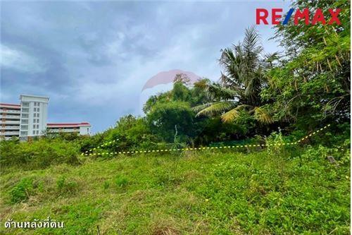 1,600 Sqm. Land listed for ฿ 22,000,000.