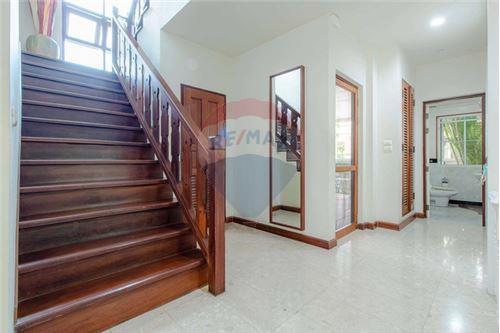 394 Sqm., 4 Beds, 4 Baths Townhouse listed for ฿ 14,800,000.