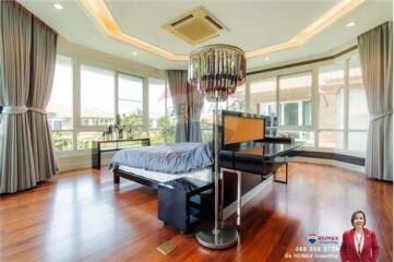 1,000 Sqm., 5 Beds, 6 Baths Townhouse listed for ฿ 100,000,000.