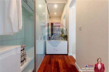 1,000 Sqm., 5 Beds, 6 Baths Townhouse listed for ฿ 100,000,000.