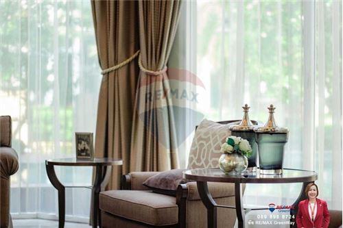 1,000 Sqm., 5 Beds, 6 Baths Townhouse listed for ฿ 100,000,000.