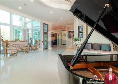 1,000 Sqm., 5 Beds, 6 Baths Townhouse listed for ฿ 100,000,000.