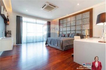 1,000 Sqm., 5 Beds, 6 Baths Townhouse listed for ฿ 100,000,000.