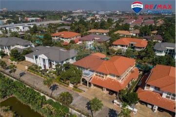 1,000 Sqm., 5 Beds, 6 Baths Townhouse listed for ฿ 100,000,000.