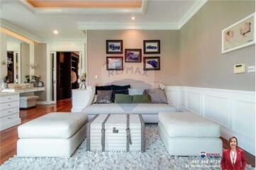 1,000 Sqm., 5 Beds, 6 Baths Townhouse listed for ฿ 100,000,000.