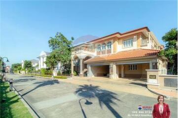 1,000 Sqm., 5 Beds, 6 Baths Townhouse listed for ฿ 100,000,000.