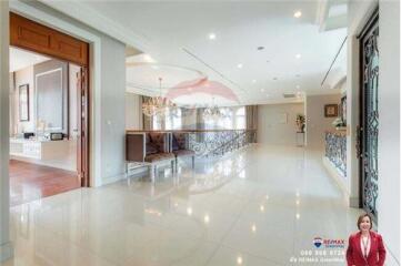 1,000 Sqm., 5 Beds, 6 Baths Townhouse listed for ฿ 100,000,000.