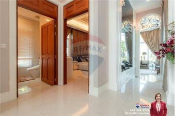 1,000 Sqm., 5 Beds, 6 Baths Townhouse listed for ฿ 100,000,000.