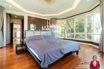 1,000 Sqm., 5 Beds, 6 Baths Townhouse listed for ฿ 100,000,000.